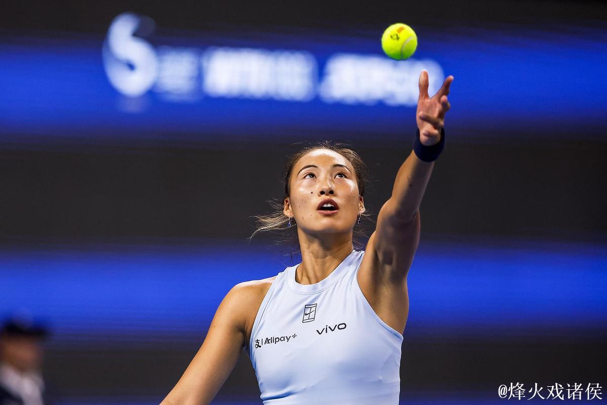 郑钦文当选WTA2025年度最受球迷欢迎单打球员
